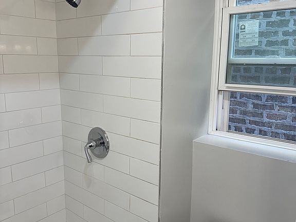 2nd image of 3535 W Le Moyne St #2