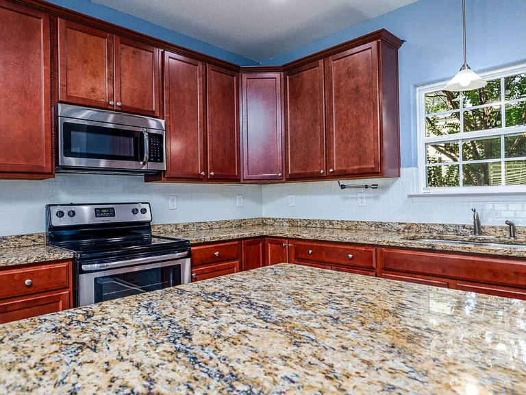 7713 Cortlandt Pl — Photo 20
