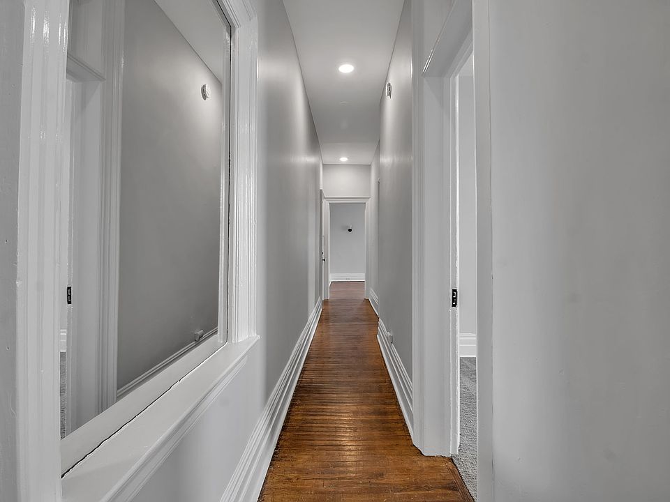 1st image of 215 Allen St