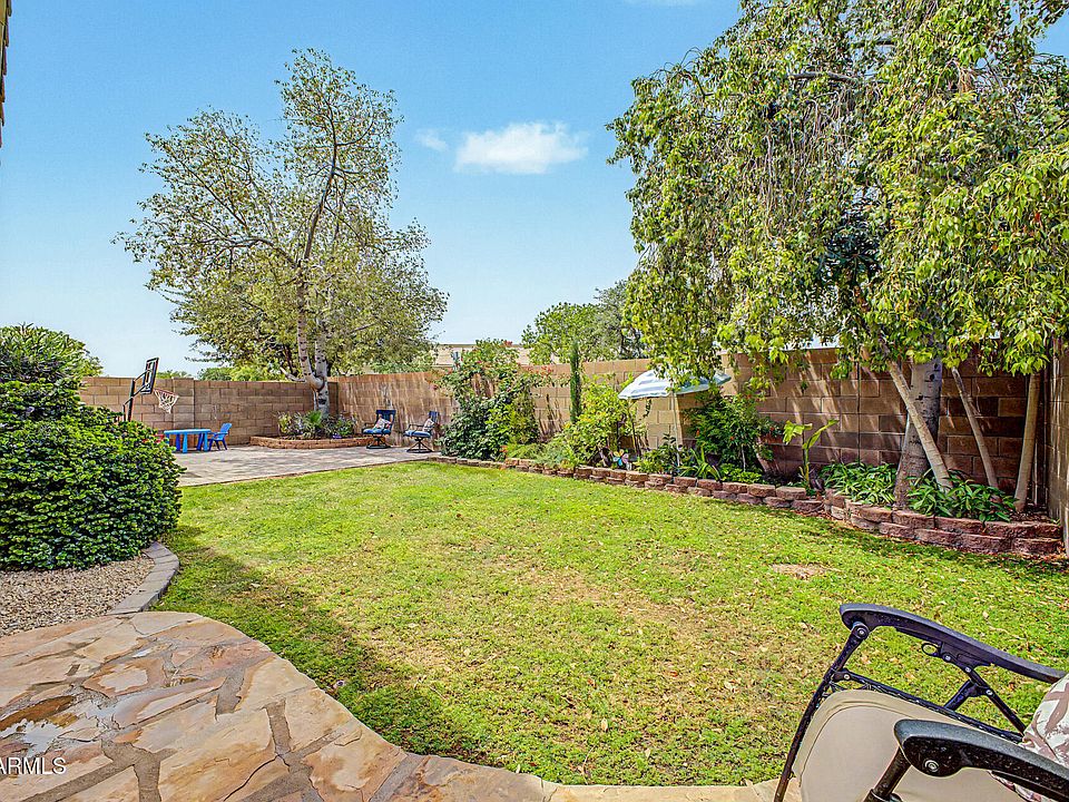 1st image of 1094 S SIERRA Street