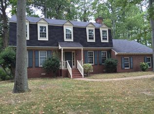26 Pine Cone Dr, Hampton, VA 23669