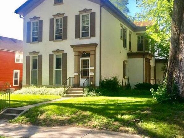 1102 W Berry St APT 3