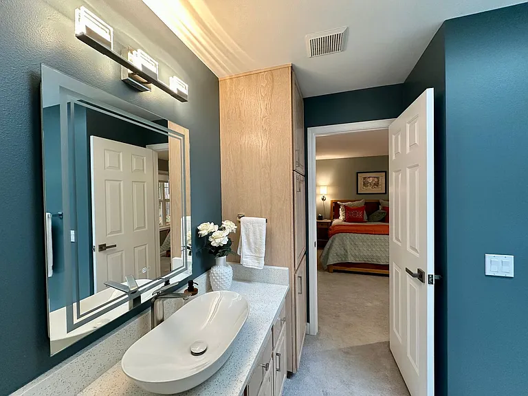9048 Gleneagle Dr — Photo 4
