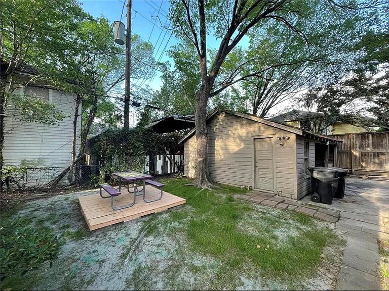 1706 Hawthorne St — Photo 14