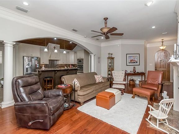 5th image of 3447 Rue Royal