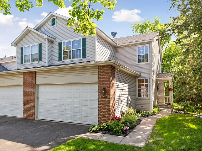 16487 Jarreau Ct — Photo 1