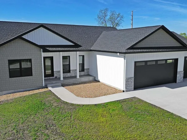 101 Pine Ridge Rd, New Hartford, IA 50660