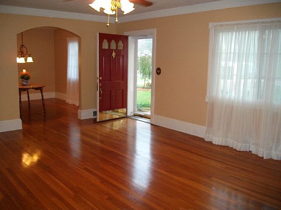 4th image of 515 Corporation St