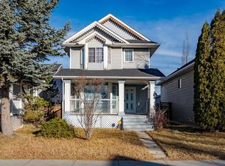 82 S Martinridge Cres NE, Calgary, AB T3J 3M4