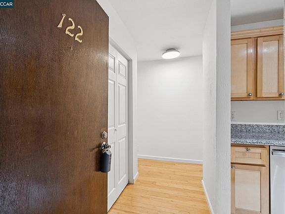 2nd image of 150 Pearl St APT 122