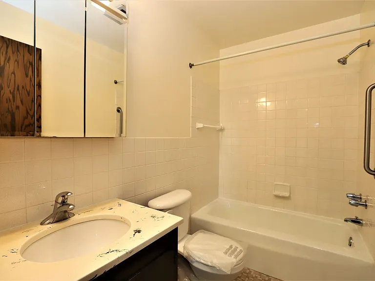 4251 Parklawn Ave — Photo 11