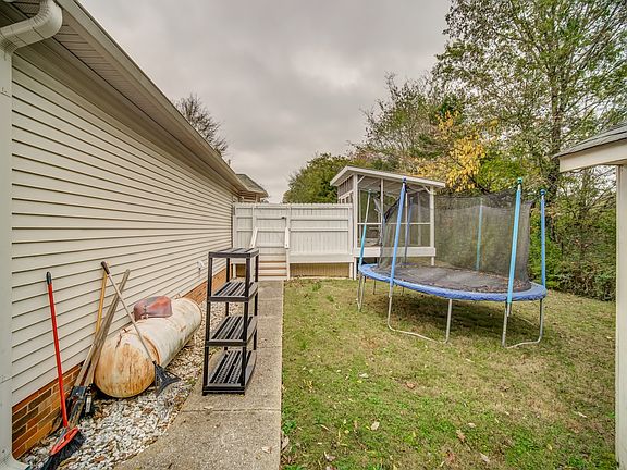 4th image of 8988 Big Oak Dr