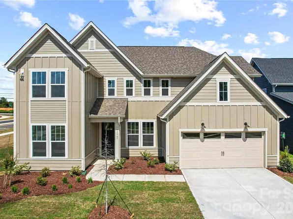 13907 Penbury Ln, Charlotte, NC 28278