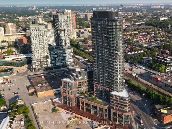 1185 Dupont St #2309, Toronto, ON M6H 0G1