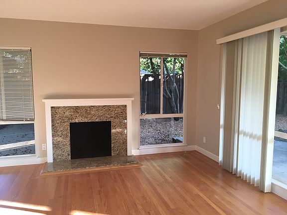 5th image of 353 Waverley St