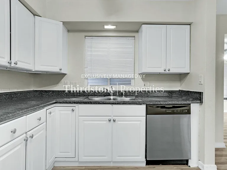 3002 Arthur St #33021 — Photo 6
