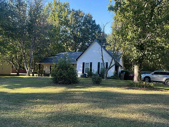 2nd image of 532 Sunnyhill Dr