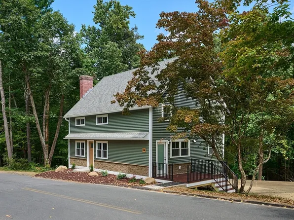 74 Lead Mine Rd, Southampton, MA 01073