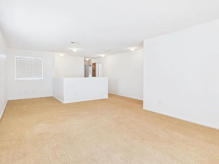 1661 W Harding Ave — Photo 16