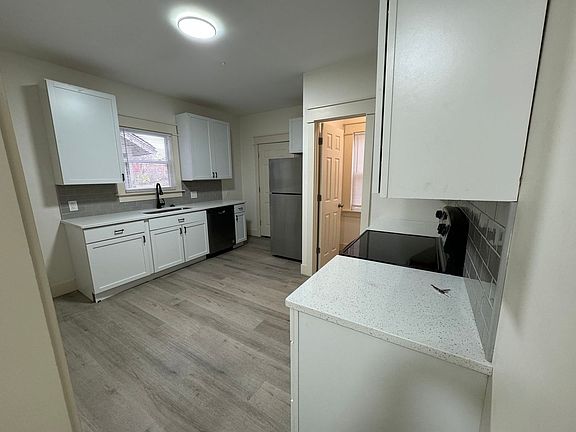 5th image of 136-138 Rockwood Ave