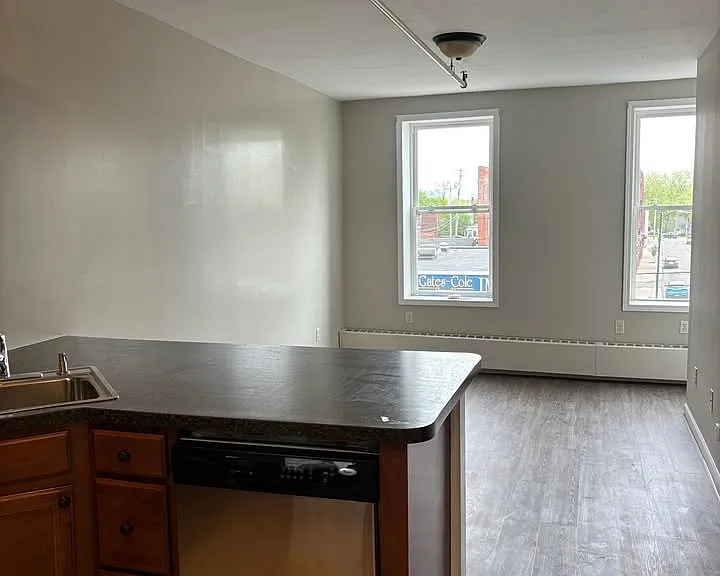 138 Main St #E — Photo 3