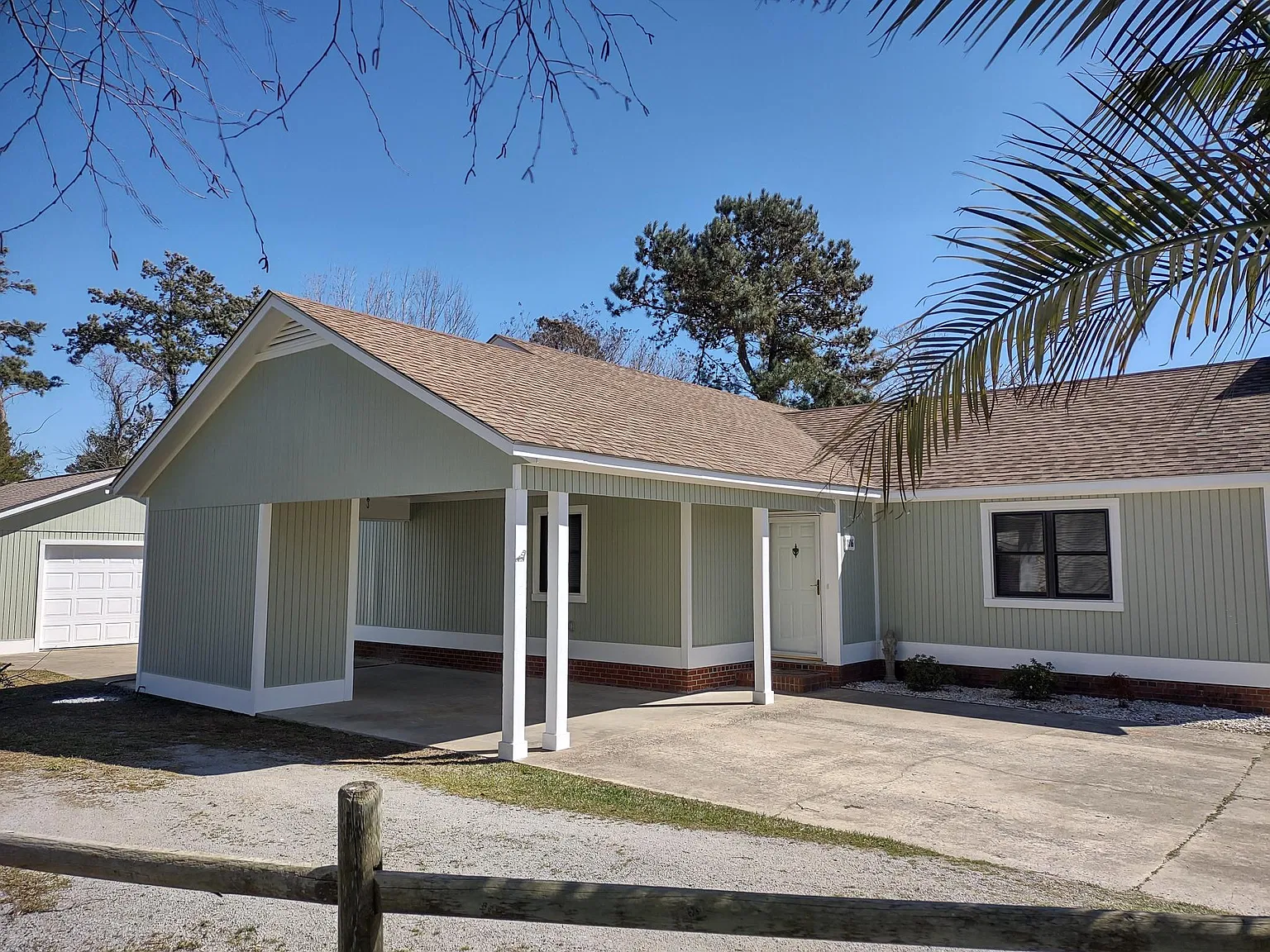 3 bed, 1383 sqft, $2,000 — Photo 2