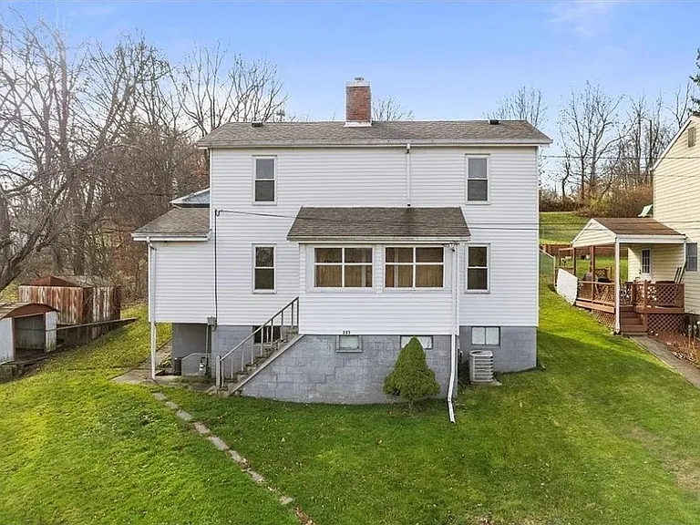 323 Juniper Ln — Photo 1