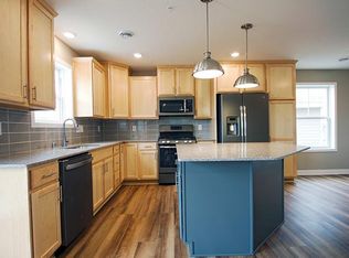 468 Locke Point Dr NE, Fridley, MN 55432