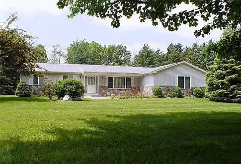 158 Groveland Dr photo 1