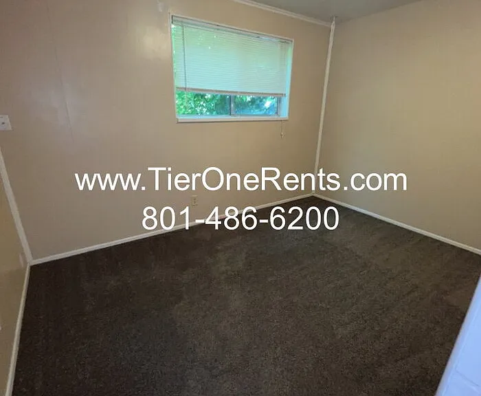 619 Angie Cir #619 — Photo 14