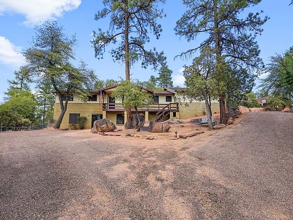 3rd image of 302 W Forest Dr