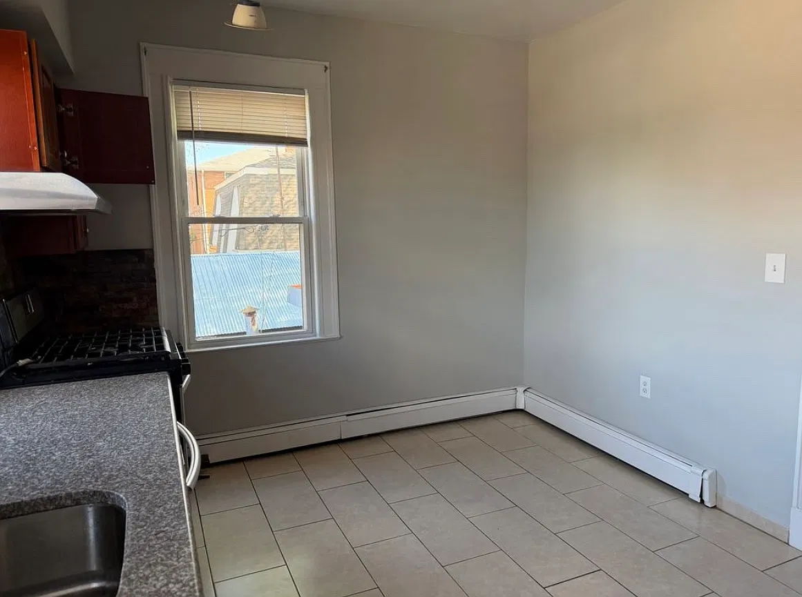 3 bed, $2,650 — Photo 2