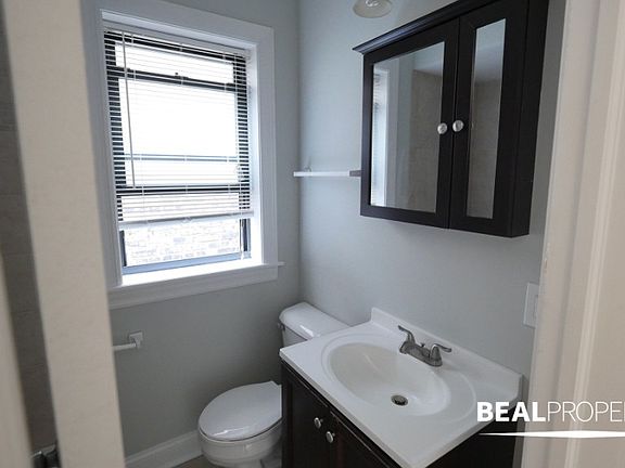 4th image of 837 W Wolfram St #837407
