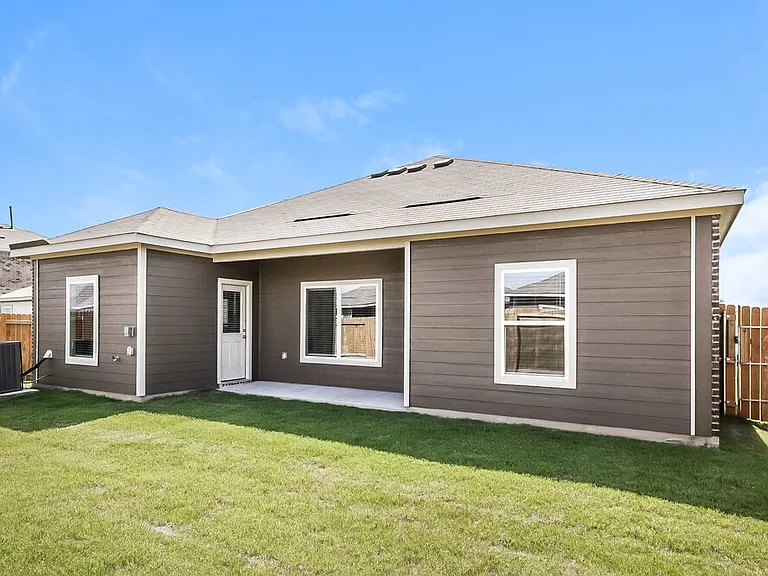 309 Julian Davis Dr — Photo 16