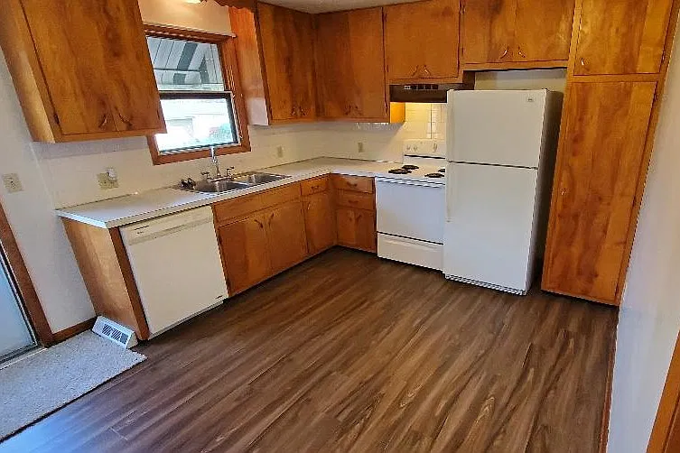2 bed, 1.5 bath, 1000 sqft, $1,150 — Photo 3