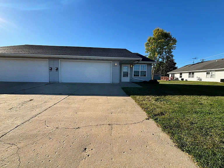 416 Pecor St — Photo 25