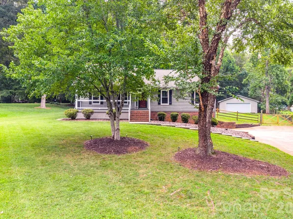 7400 Sample Rd, Huntersville, NC 28078