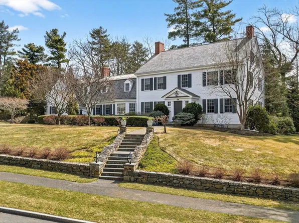 1 Buckingham Ter, Wellesley, MA 02482