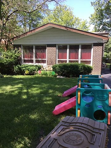 1st image of 705 Leclaire Ave