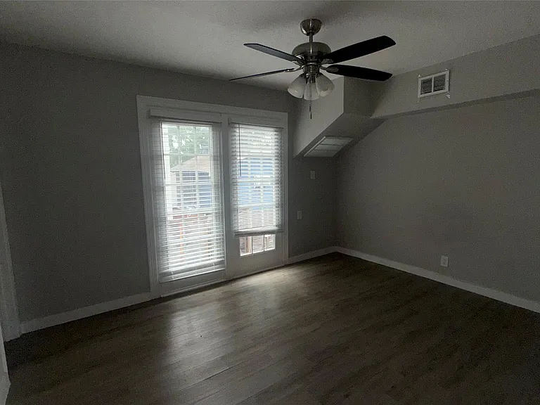 1660 Richmond Ave #12 — Photo 8