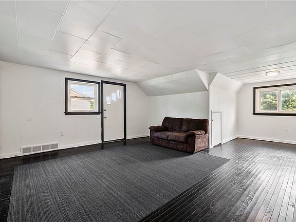 5th image of 349 Maytide St