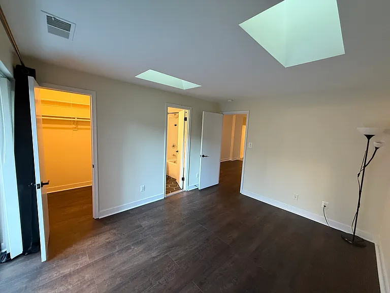 1020 N Stafford St #312 — Photo 6