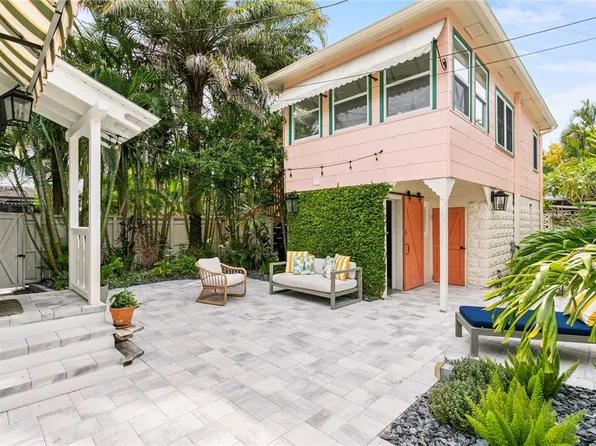 1716 Oak St NE, Saint Petersburg, FL 33704