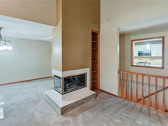 5th image of 2919 S Yuma Ct
