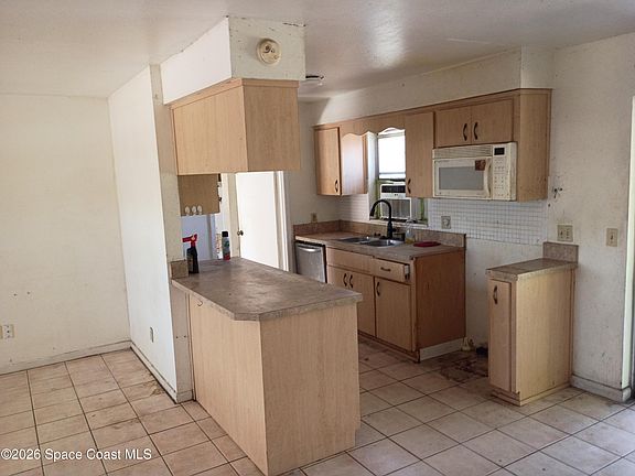 3rd image of 500 Key Rd