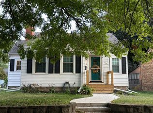 609 W 11th St, Sterling, IL 61081