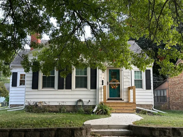 609 W 11th St, Sterling, IL 61081