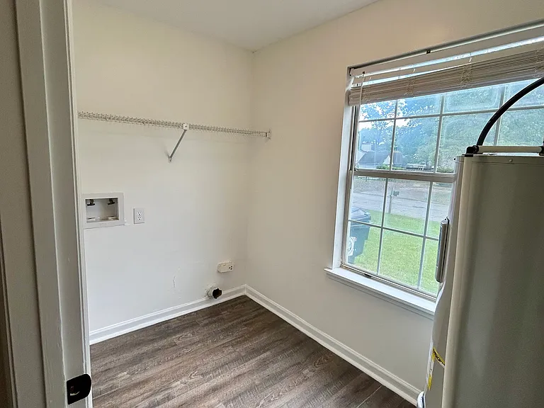 318 Somerset Dr — Photo 11
