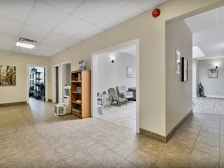 38 Ainslie St N #37 — Photo 10