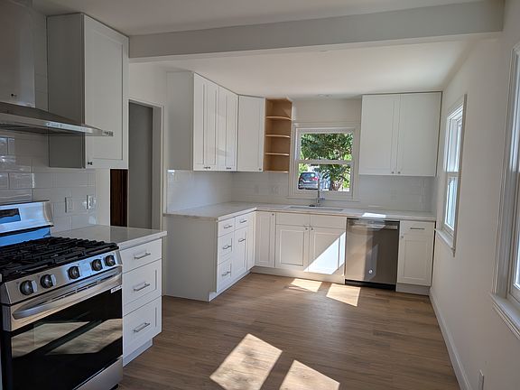 3rd image of 143 Dexter Ave